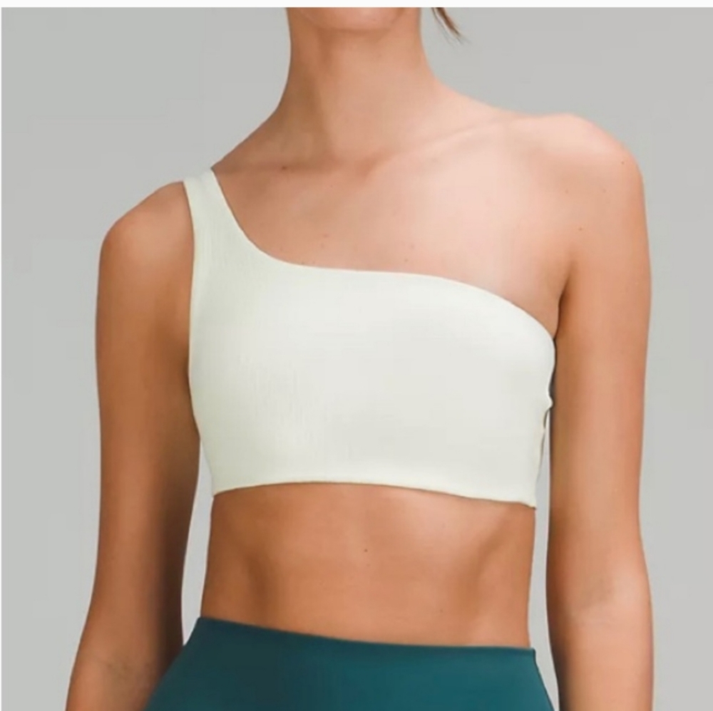 Lululemon ribbed nulu asymmetrical sports bra in Elixir sz - 4